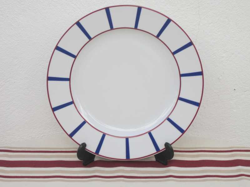 6 Assiettes  plates  bleu  rouge 27 cm  (A )