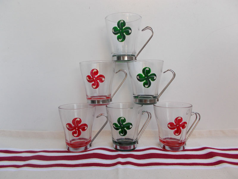 6 tasses à thé en verre croix basque